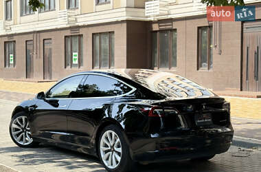 Седан Tesla Model 3 2019 в 