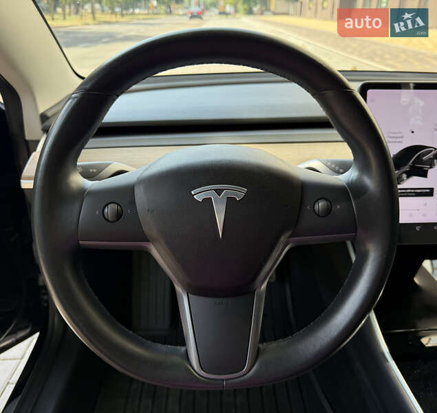 Седан Tesla Model 3 2019 в Николаеве