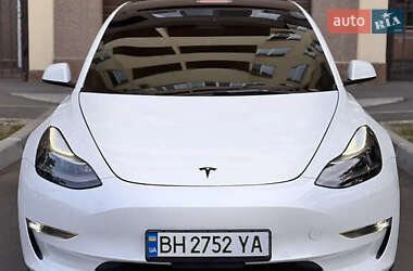 Седан Tesla Model 3 2022 в Киеве