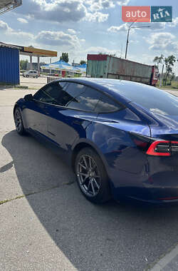 Седан Tesla Model 3 2022 в 
