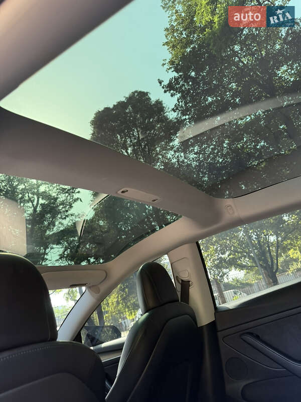 Седан Tesla Model 3 2021 в Каменском
