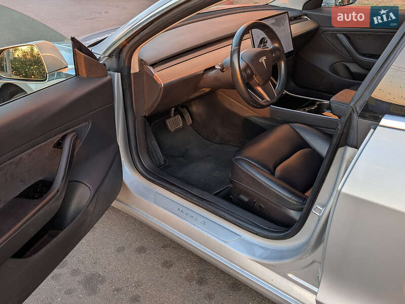 Седан Tesla Model 3 2018 в Одессе