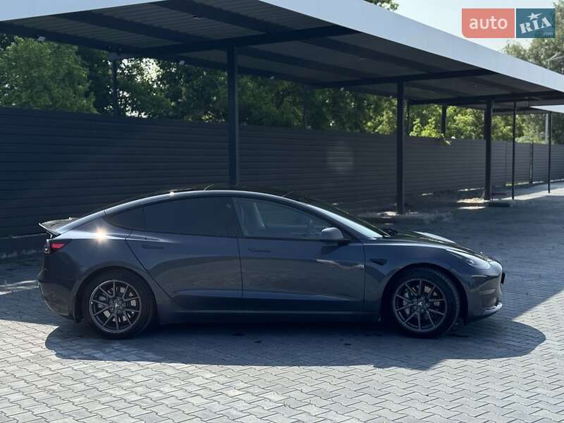 Седан Tesla Model 3 2022 в Киеве