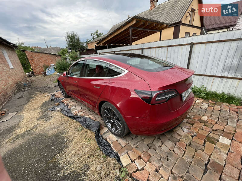 Седан Tesla Model 3 2019 в Сумах
