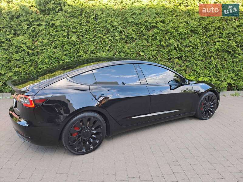 Седан Tesla Model 3 2021 в Львові