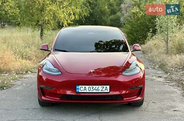 Седан Tesla Model 3 2020 в 