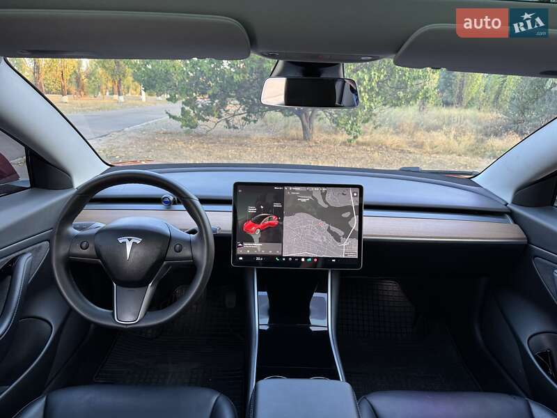 Седан Tesla Model 3 2020 в Каменском