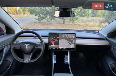 Седан Tesla Model 3 2020 в 