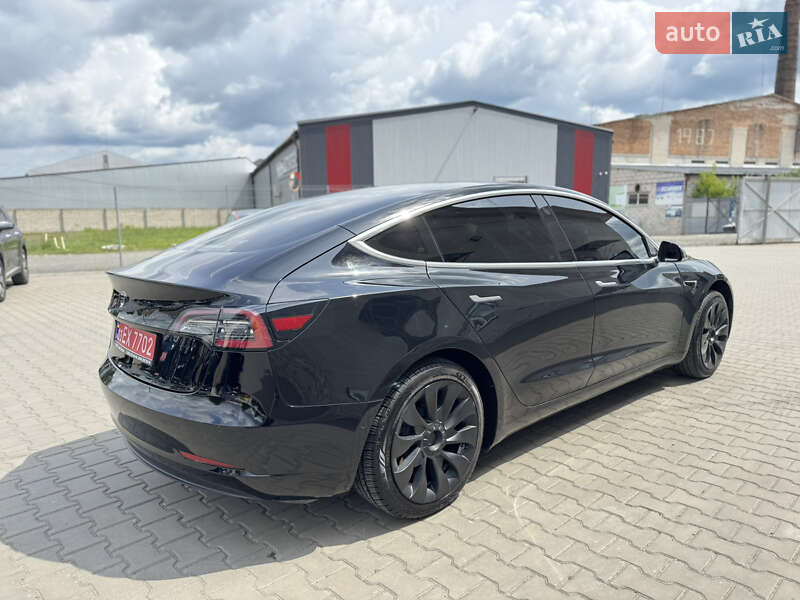 Седан Tesla Model 3 2019 в Луцке
