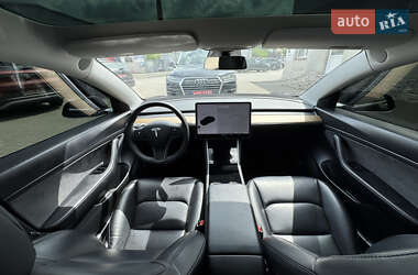 Седан Tesla Model 3 2019 в 