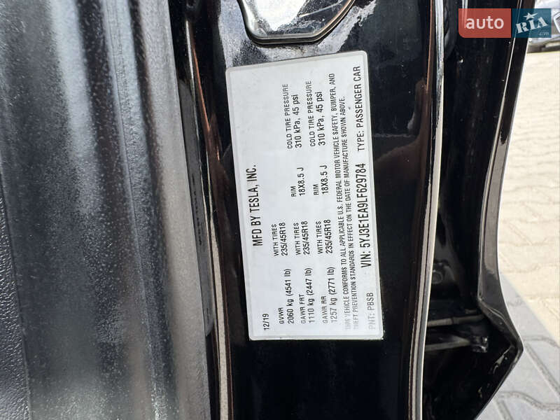 Седан Tesla Model 3 2019 в Луцке