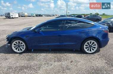 Седан Tesla Model 3 2022 в 