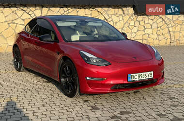 Седан Tesla Model 3 2021 в 