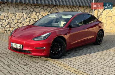Седан Tesla Model 3 2021 в 