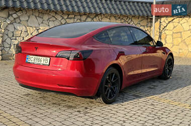 Седан Tesla Model 3 2021 в 