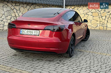 Седан Tesla Model 3 2021 в 