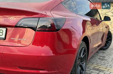 Седан Tesla Model 3 2021 в 
