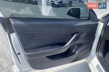 Седан Tesla Model 3 2017 в 