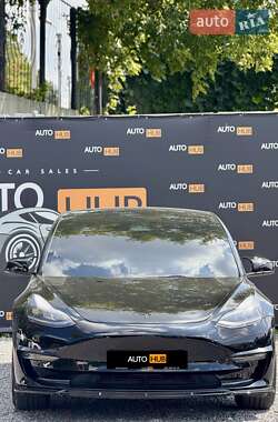 Седан Tesla Model 3 2023 в 