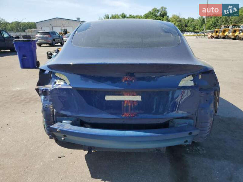 Седан Tesla Model 3 2022 в Киеве