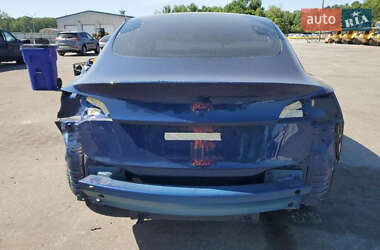 Седан Tesla Model 3 2022 в 