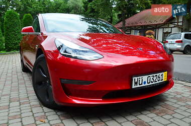 Седан Tesla Model 3 2020 в 