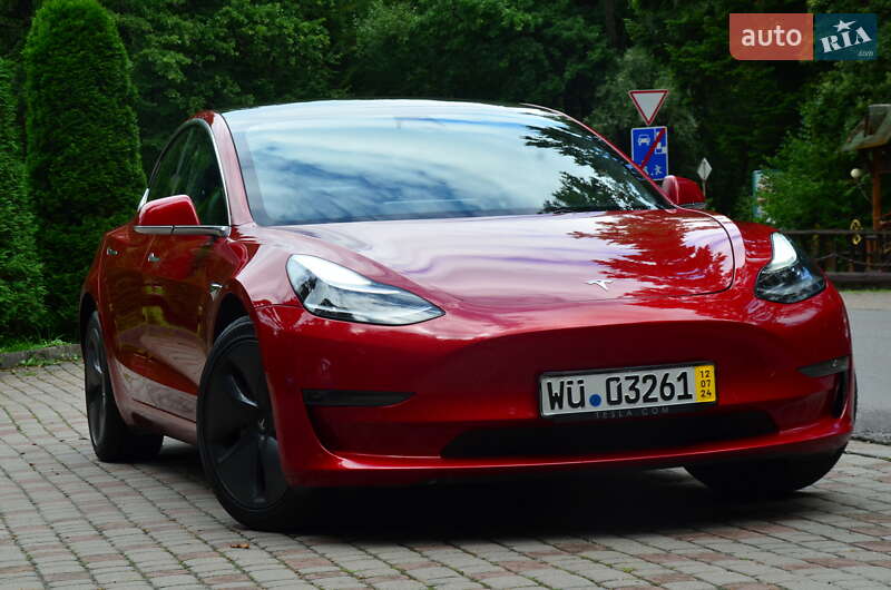 Tesla Model 3 2020