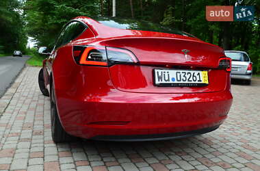 Седан Tesla Model 3 2020 в 