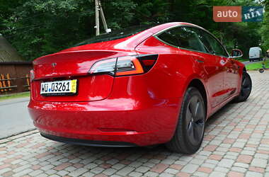 Седан Tesla Model 3 2020 в 