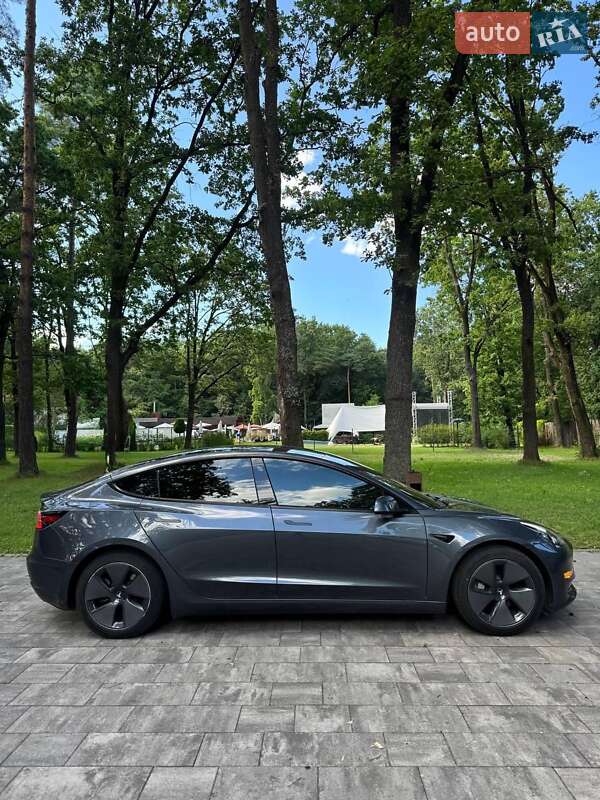 Tesla Model 3 2022