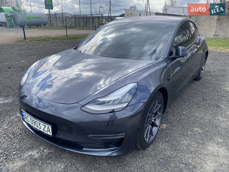 Седан Tesla Model 3 2018 в Києві