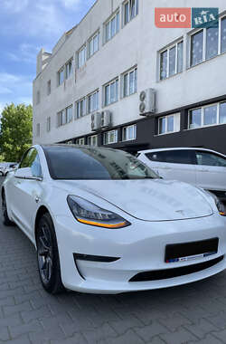 Седан Tesla Model 3 2019 в Черновцах