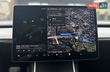 Седан Tesla Model 3 2019 в 