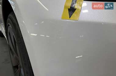 Седан Tesla Model 3 2024 в 