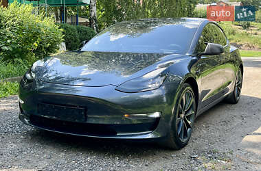 Седан Tesla Model 3 2020 в 