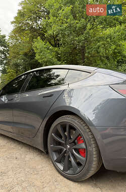Седан Tesla Model 3 2021 в 