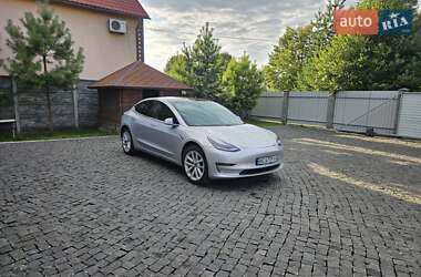 Седан Tesla Model 3 2018 в Львове