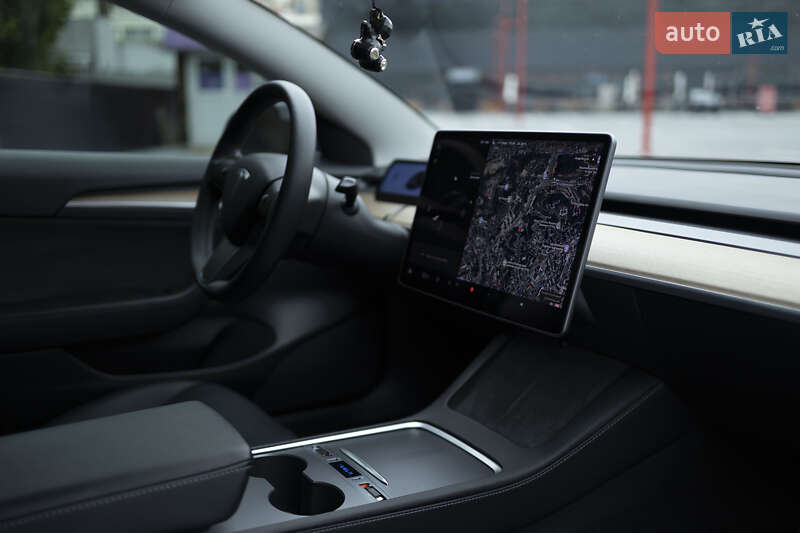 Седан Tesla Model 3 2021 в Киеве