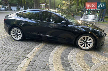 Седан Tesla Model 3 2022 в 