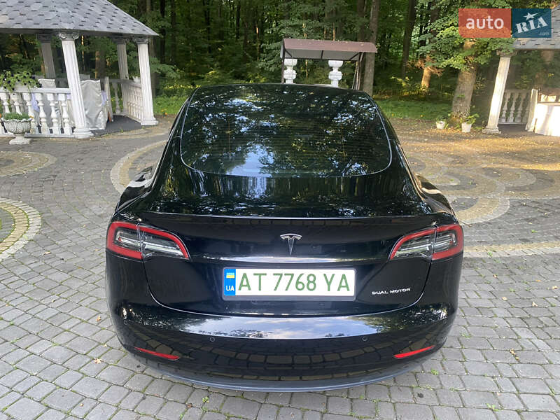 Седан Tesla Model 3 2022 в Богородчанах