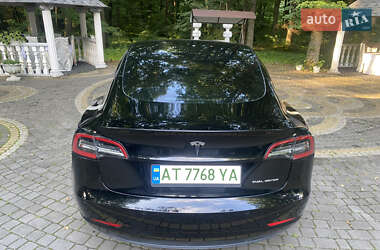 Седан Tesla Model 3 2022 в 