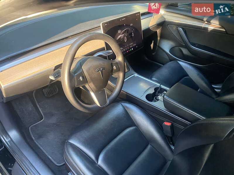 Седан Tesla Model 3 2022 в Богородчанах
