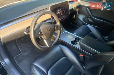 Седан Tesla Model 3 2022 в 