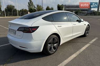Седан Tesla Model 3 2023 в 