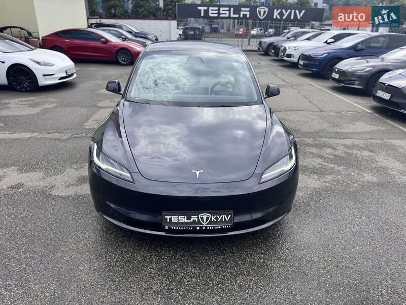Седан Tesla Model 3 2024 в Киеве