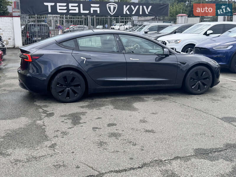 Седан Tesla Model 3 2024 в Киеве