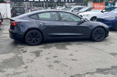 Седан Tesla Model 3 2024 в 
