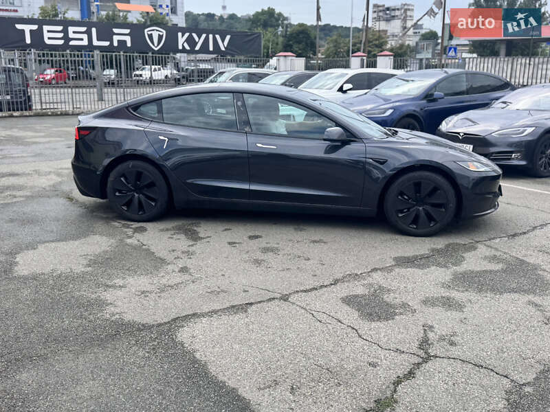 Седан Tesla Model 3 2024 в Киеве