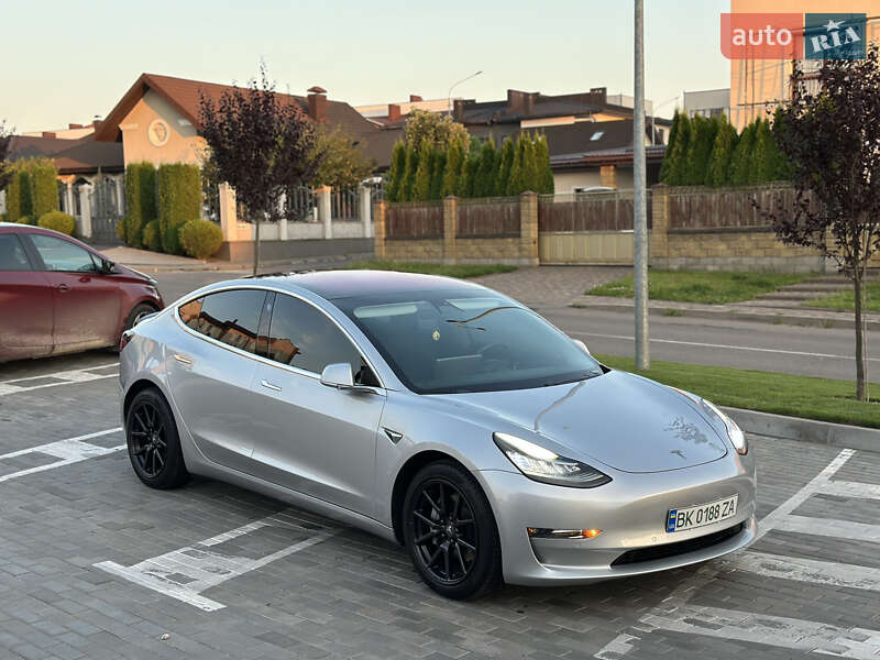 Tesla Model 3 2018