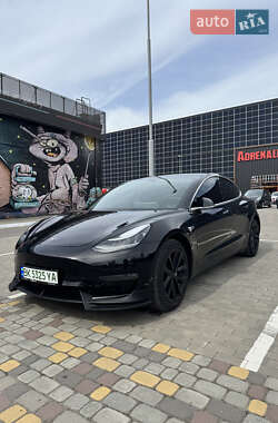 Седан Tesla Model 3 2019 в Луцке